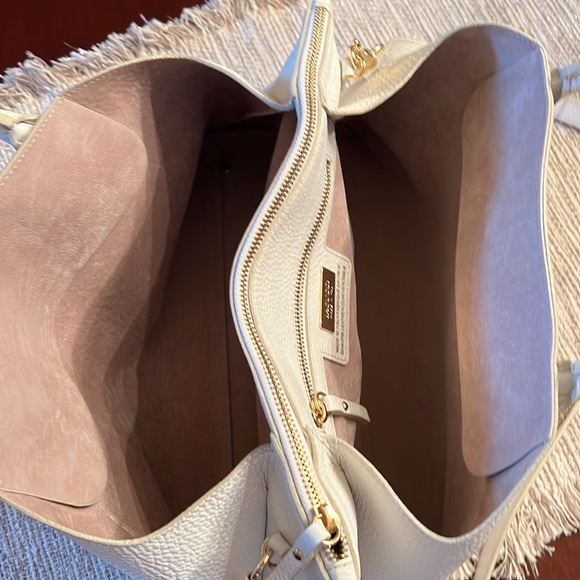 Handbag - Picture 3 of 5